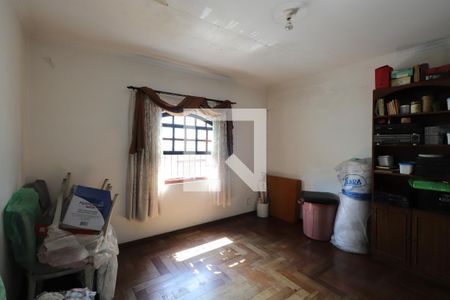 Casa à venda com 360m², 4 quartos e 2 vagasQuarto 1 - Suíte