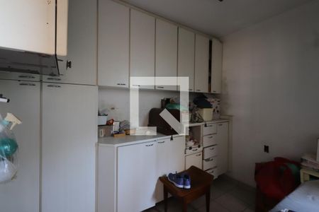 Casa à venda com 360m², 4 quartos e 2 vagasQuarto de Serviço