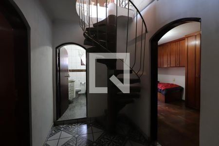 Casa à venda com 360m², 4 quartos e 2 vagasCorredor
