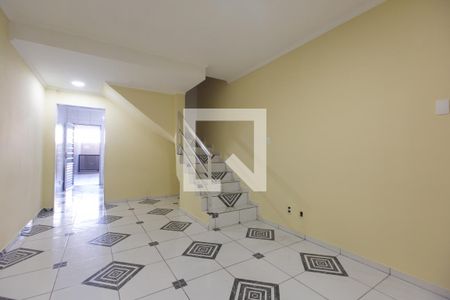 Sala de casa para alugar com 3 quartos, 150m² em Vila Carmosina, São Paulo