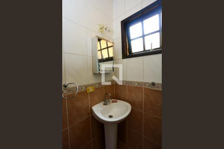 Casa à venda com 140m², 4 quartos e 8 vagasBanheiro