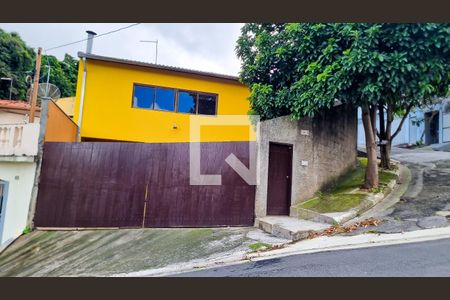 Casa à venda com 140m², 4 quartos e 8 vagasFachada