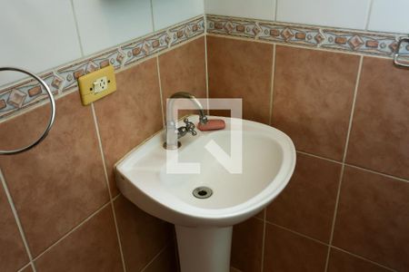 Casa à venda com 140m², 4 quartos e 8 vagasBanheiro