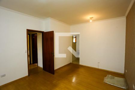 Casa à venda com 140m², 4 quartos e 8 vagassuíte