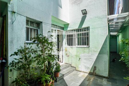 Casa à venda com 134m², 3 quartos e 2 vagas Casa à venda com 134m², 3 quartos e 2 vagasQuintal