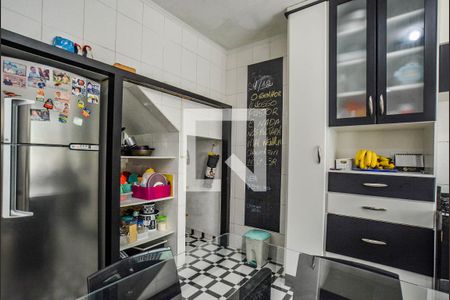 Casa à venda com 134m², 3 quartos e 2 vagas Casa à venda com 134m², 3 quartos e 2 vagasCozinha