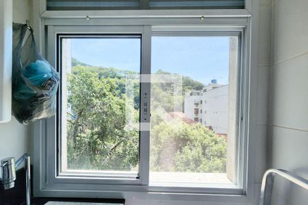 Apartamento à venda com 95m², 2 quartos e 1 vaga Apartamento à venda com 95m², 2 quartos e 1 vagaÁrea de Serviço