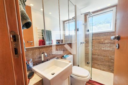 Apartamento à venda com 95m², 2 quartos e 1 vaga Apartamento à venda com 95m², 2 quartos e 1 vagaBanheiro Social