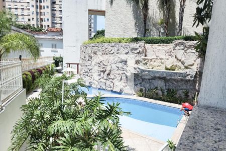 Apartamento à venda com 95m², 2 quartos e 1 vaga Apartamento à venda com 95m², 2 quartos e 1 vagaÁrea Comum - Piscina