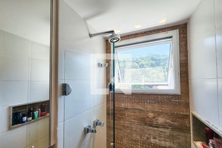 Apartamento à venda com 95m², 2 quartos e 1 vaga Apartamento à venda com 95m², 2 quartos e 1 vagaBanheiro Social