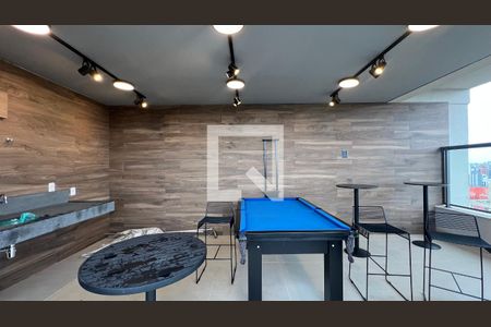 Studio à venda com 26m², 1 quarto e sem vaga Studio à venda com 26m², 1 quarto e sem vagaBar piscina