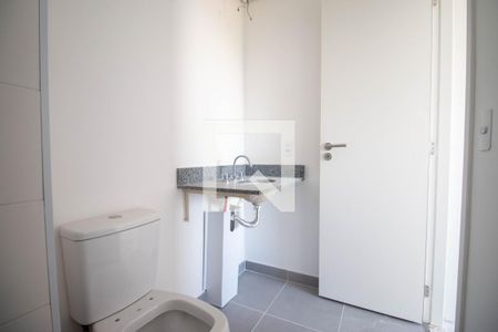 Banheiro de apartamento à venda com 1 quarto, 28m² em Chácara Santo Antônio (zona Sul), São Paulo