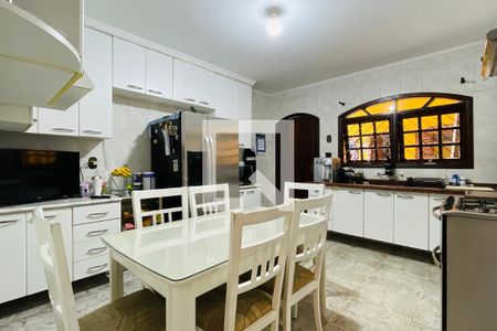 Casa para alugar com 125m², 4 quartos e 1 vaga Casa para alugar com 125m², 4 quartos e 1 vagaCozinha