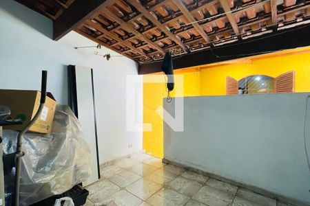 Casa para alugar com 125m², 4 quartos e 1 vaga Casa para alugar com 125m², 4 quartos e 1 vagaVaranda