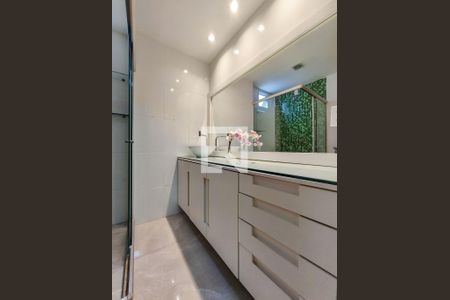 Apartamento à venda com 64m², 2 quartos e sem vagaBanheiro Corredor