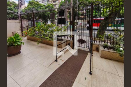 Apartamento à venda com 64m², 2 quartos e sem vagaFachada e portaria