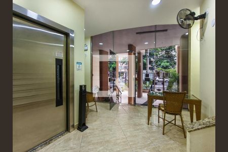 Apartamento à venda com 64m², 2 quartos e sem vagaFachada e portaria