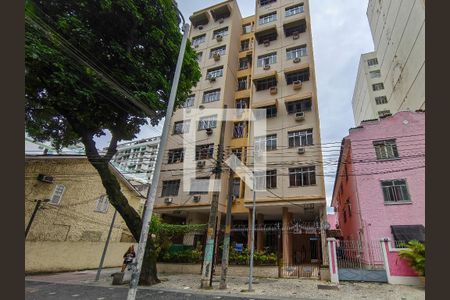 Apartamento à venda com 64m², 2 quartos e sem vagaFachada e portaria