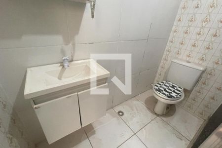 Casa para alugar com 56m², 2 quartos e sem vaga Casa para alugar com 56m², 2 quartos e sem vagaBanheiro