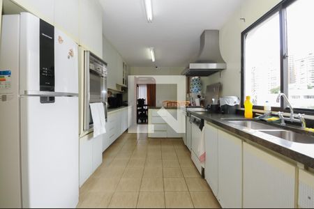 Apartamento à venda com 278m², 3 quartos e 3 vagasCozinha - Armários