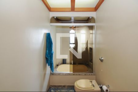 Apartamento à venda com 278m², 3 quartos e 3 vagasBanheiro da Suíte 1