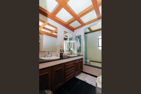 Apartamento à venda com 278m², 3 quartos e 3 vagasBanheiro da Suíte 2