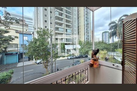 Casa à venda com 210m², 4 quartos e 5 vagasVaranda da Suíte