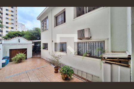 Casa à venda com 210m², 4 quartos e 5 vagasQuintal