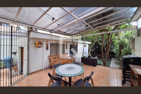 Casa à venda com 210m², 4 quartos e 5 vagasQuintal