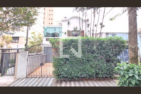 Casa à venda com 210m², 4 quartos e 5 vagasFachada