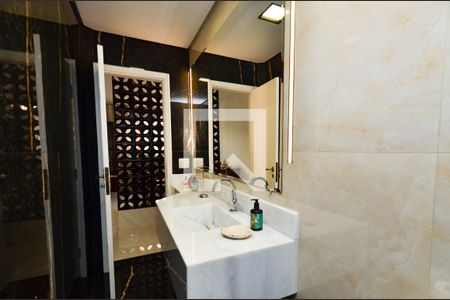 Apartamento à venda com 210m², 4 quartos e 3 vagasLavabo social