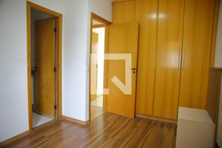 Apartamento à venda com 80m², 3 quartos e 2 vagasSuíte armários