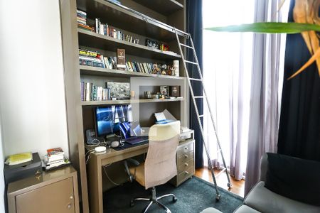 Apartamento à venda com 210m², 2 quartos e 3 vagasEscritório