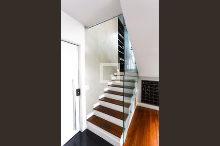 Apartamento à venda com 210m², 2 quartos e 3 vagasEscada