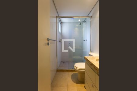 Apartamento à venda com 210m², 2 quartos e 3 vagasBanheiro da Suíte 1