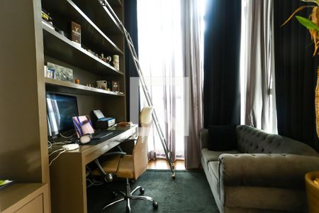 Apartamento à venda com 210m², 2 quartos e 3 vagasEscritório