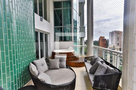 Apartamento à venda com 210m², 2 quartos e 3 vagasVaranda da Sala