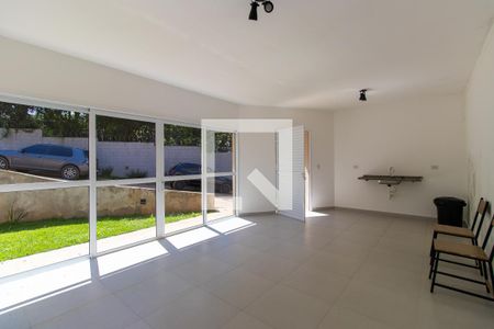 Casa de condomínio para alugar com 100m², 3 quartos e 2 vagasÁrea comum - Salão de festas