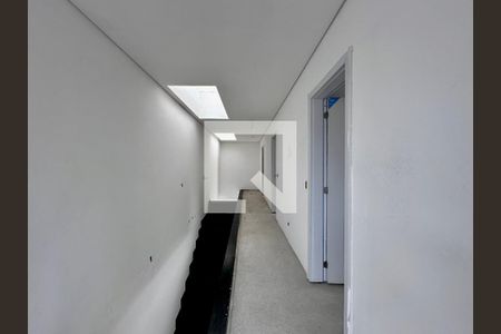 Casa de condomínio à venda com 496m², 4 quartos e 4 vagasCorredor Suítes