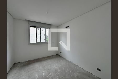 Casa de condomínio à venda com 486m², 4 quartos e 4 vagas Casa de condomínio à venda com 486m², 4 quartos e 4 vagasSuíte 1