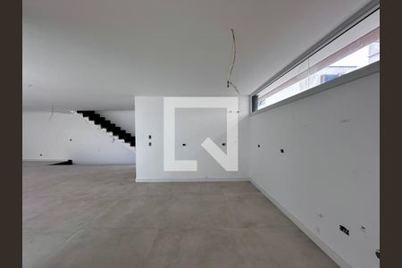 Casa de condomínio à venda com 486m², 4 quartos e 4 vagas Casa de condomínio à venda com 486m², 4 quartos e 4 vagasCozinha