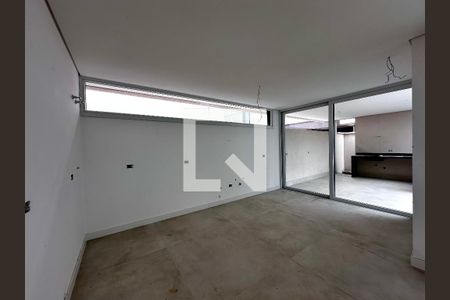 Casa de condomínio à venda com 486m², 4 quartos e 4 vagas Casa de condomínio à venda com 486m², 4 quartos e 4 vagasCozinha