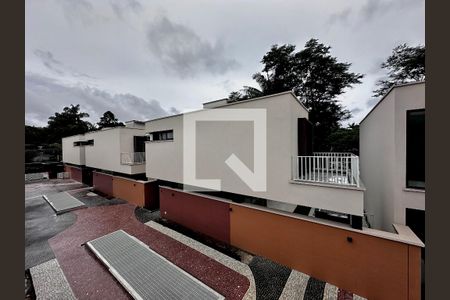 Casa de condomínio à venda com 486m², 4 quartos e 4 vagas Casa de condomínio à venda com 486m², 4 quartos e 4 vagasVista Suíte 3