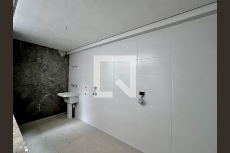 Casa de condomínio à venda com 486m², 4 quartos e 4 vagas Casa de condomínio à venda com 486m², 4 quartos e 4 vagasBanheiro Suíte 3