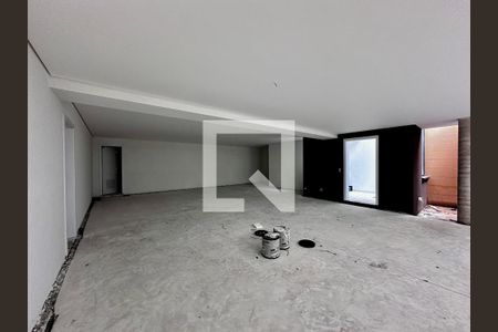 Casa de condomínio à venda com 486m², 4 quartos e 4 vagas Casa de condomínio à venda com 486m², 4 quartos e 4 vagasGaragem