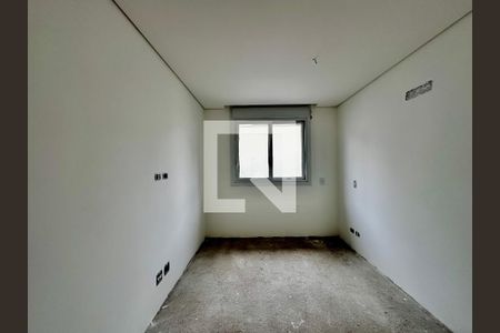 Casa de condomínio à venda com 486m², 4 quartos e 4 vagas Casa de condomínio à venda com 486m², 4 quartos e 4 vagasSuíte 2