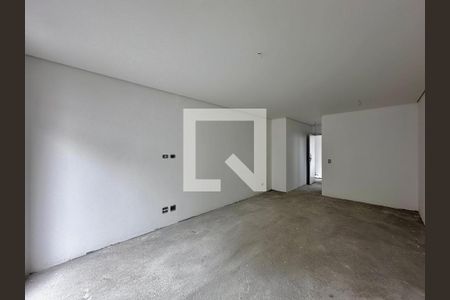 Casa de condomínio à venda com 486m², 4 quartos e 4 vagas Casa de condomínio à venda com 486m², 4 quartos e 4 vagasSuíte 3