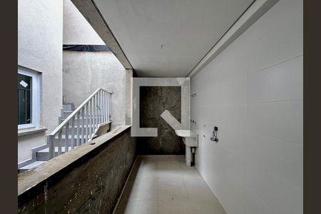 Casa de condomínio à venda com 486m², 4 quartos e 4 vagas Casa de condomínio à venda com 486m², 4 quartos e 4 vagasÁrea de Serviço