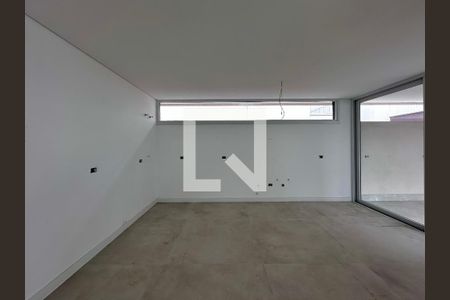 Casa de condomínio à venda com 486m², 4 quartos e 4 vagas Casa de condomínio à venda com 486m², 4 quartos e 4 vagasCozinha