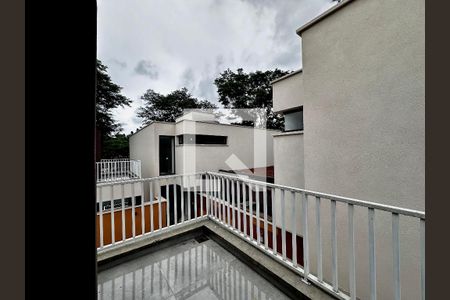 Casa de condomínio à venda com 486m², 4 quartos e 4 vagas Casa de condomínio à venda com 486m², 4 quartos e 4 vagasSacada Suíte 3